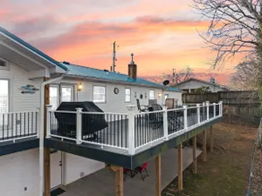 Lake Cumberland • Sleeps 16 • Mancave • Lake Views - Image 3