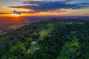 The Wolvi House - Scenic Mountain Retreat - Image 3