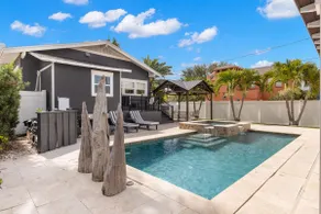 SoHo Serenity - Amazing Home with Private Pool & Hot Tub, SoHo District - Image 3
