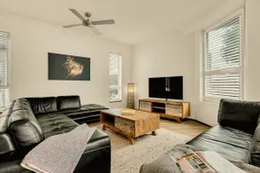 Waves 203 on Currumbin - Image 5