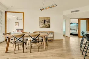 Waves 203 on Currumbin - Image 2