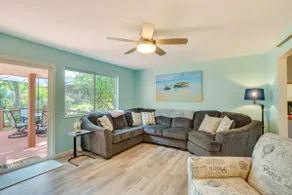 Deck, Grill & Fire Pit: Waterfront Texas Retreat - Image 3