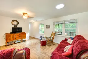 Quaint Elysburg Cottage: Walk to Knoebels Resort! - Image 3