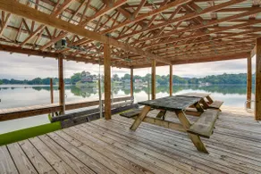 Hot Tub & Dock: Waterfront Bristol Area Retreat - Image 2
