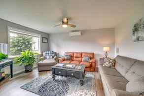 Deck & Patio: Inviting Abode in Natrona Heights! - Image 5