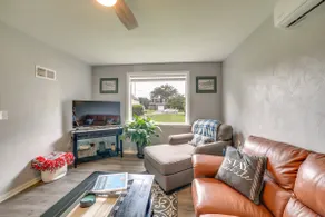 Deck & Patio: Inviting Abode in Natrona Heights! - Image 4