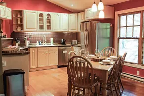 Cabin Near Little Tub Harbour & Flowerpot Tours - Image 3