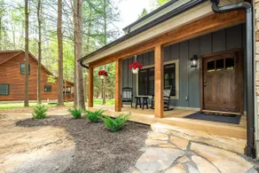 Lake access, 3 suites, hot tub, outdoor fireplace - Image 5