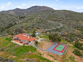 Panoramic Views, Hot Tub & Court | Slice of Heaven - Image 2