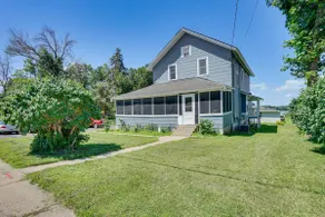 Lakefront Mound Getaway: Near Snowmobiling Trails! - Image 3