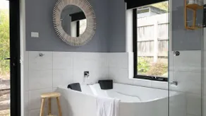 Sutton Lodge Daylesford - Image 2