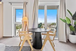 Cozy Studio w/ Balcony, Fast WiFi & Free Parking - Image 5
