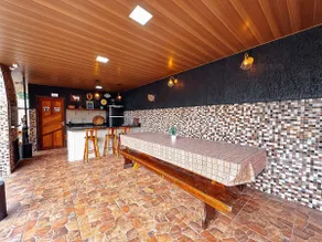 Spacious house with barbecue grill - Image 5