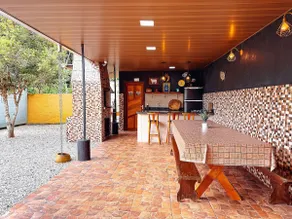 Spacious house with barbecue grill - Image 2