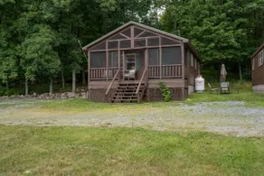Private Cabin in the Woods-Close to all amenities - Image 3