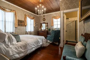 TheOutPostInn Bed&Breakfast - The Blue Victorian - Image 3
