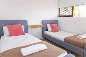 Glen Eden Beach Resort Premium 3 Bedroom Townhouse - Image 3