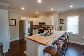 The Carlinville Cottage - Image 5