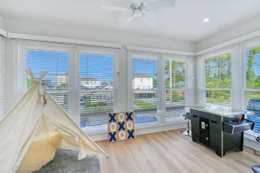 Private Home - 1 Block 2 Beach - Pet Friendly - Image 4