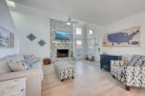 Private Home - 1 Block 2 Beach - Pet Friendly - Image 3