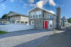 Private Home - 1 Block 2 Beach - Pet Friendly - Image 2