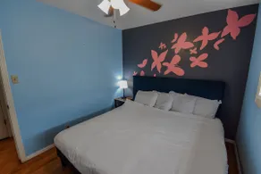 Enchanting Upper Unit with City Charm - Image 4