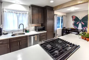 Enchanting Upper Unit with City Charm - Image 2