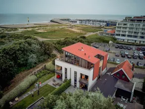 You couldn't be closer to the beach - Image 2