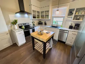 Charming Historic Downtown 1BR | A+ Location - Image 5