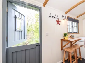 Gwithian Shepherds Hut - Image 2