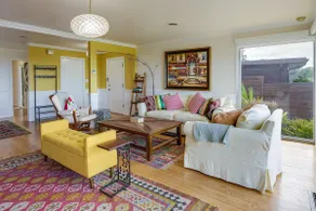 Stunning Bay-View Home in Kensington! - Image 5