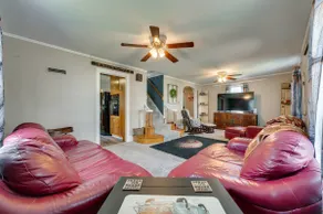 Cozy Iowa Getaway w/ Patio & Fenced-In Yard! - Image 3