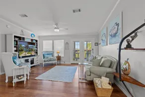 Kiss Me Kottage- Private Waterfront Home! - Image 2