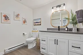 Upscale Rockwood Boho Townhouse - Image 4