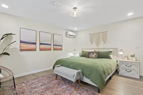 Upscale Rockwood Boho Townhouse - Image 3