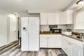 4 Mi to Dtwn Rochester: Charming Apt w/ Patio! - Image 2