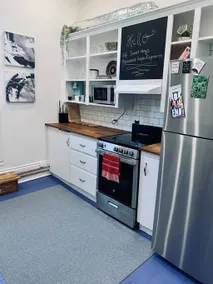 Pet-Friendly Space, King bed, Office - Image 3