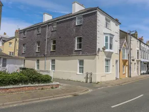 Gadlys House - Waters Edge - Image 2