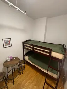 Private room with Shared bath on Union Square 10 - Image 3