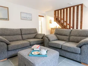Beach Road House - Image 3