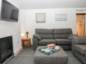 Beach Road House - Image 4