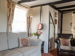 Rose Thatch - Image 4