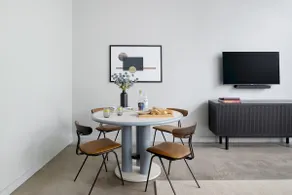 Spacious Studio in Little Italy, Near West Loop - Image 4