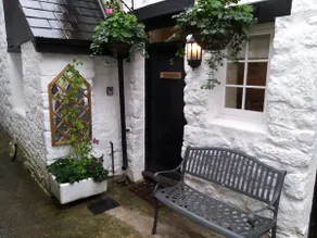 Fox Hat Cottage - Image 2