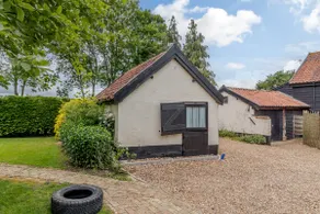 Garden Cottage - Image 2