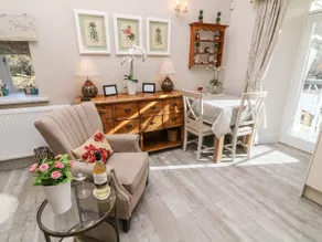 Lottie's Loft - Image 4