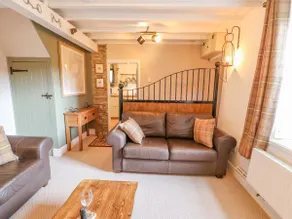 High House - Image 5