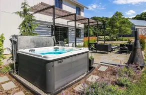 Orchard House - Luxury Lake Views on 10 Acres - Image 2