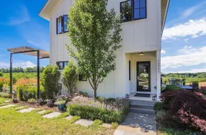 Orchard House - Luxury Lake Views on 10 Acres - Image 3