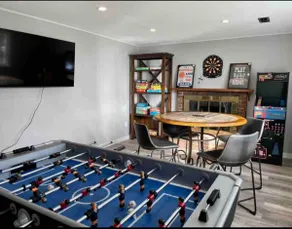 4 Bedrooms/5 Beds-Game Room~5 min Drive to College - Image 4